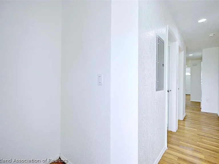 1547 Sycamore Ave — Photo 19