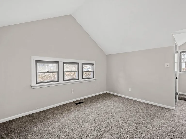 1653 Suburban Avenue — Photo 16