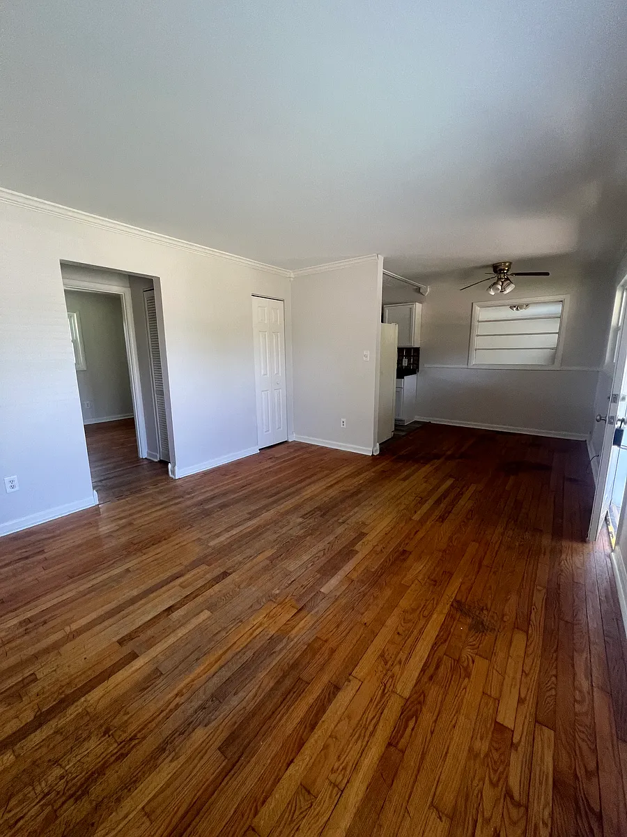 Building Photo - 628 Shelborn Dr