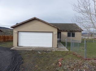 537 Dapple Grey Rd, Hines, OR 97738