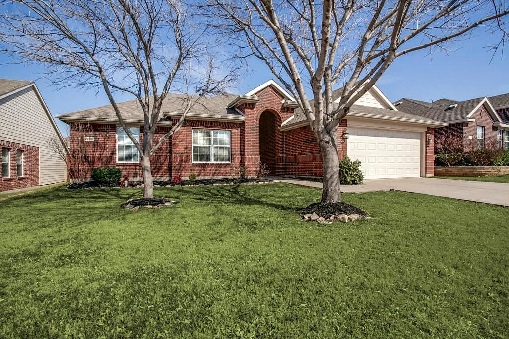 3 bed, 1747 sqft, $2,195 — Photo 1