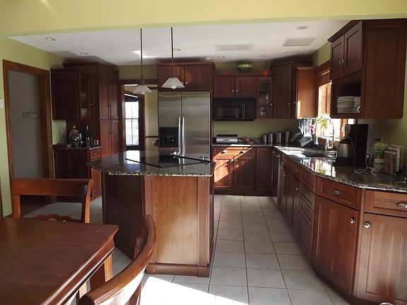 4th image of 1511 Woodland Greens Blvd