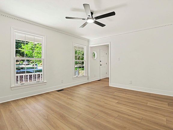 4th image of 102 Amesbury Ln