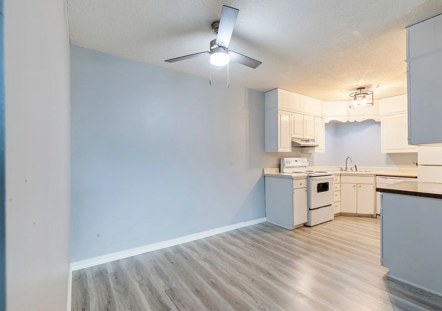 Woodward Park Apartments — Photo 1