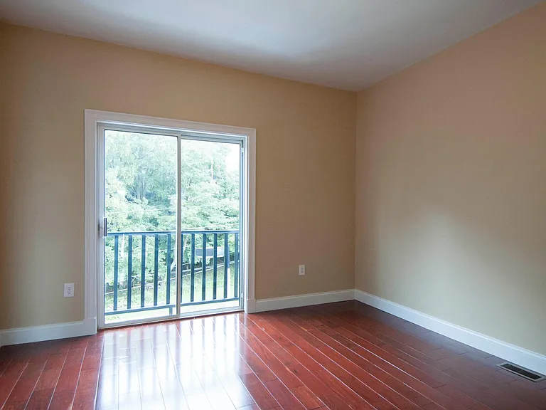 6 Rockledge St #B — Photo 10