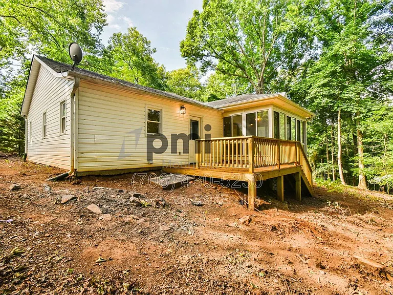 135 Beacon Hill Dr — Photo 28