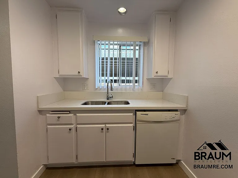 14257 FRIAR ST. — Photo 8