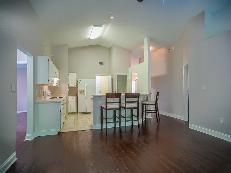 1632 Janet Ln — Photo 5