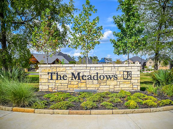 4th image of 131 Meadow Run Dr
