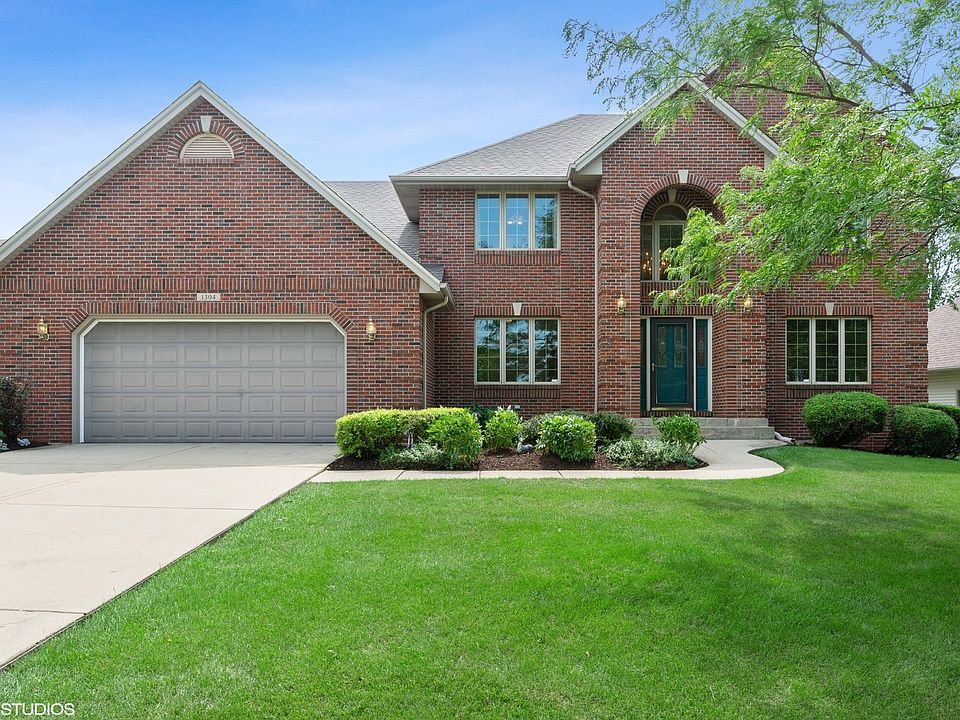 Welcome home to 1304 Camden Court in Sycamore!