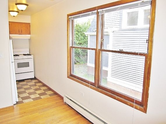 4th image of 2257 NW Glisan St APT 4
