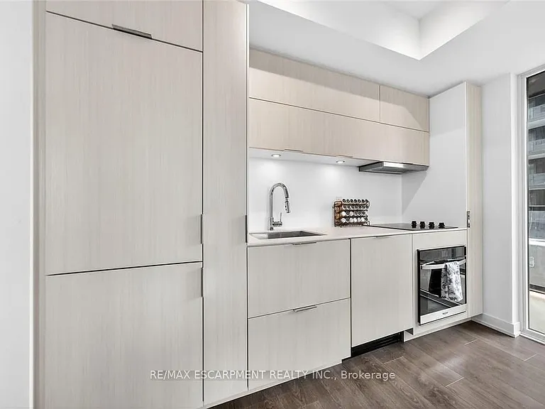 370 Martha St #710 — Photo 26