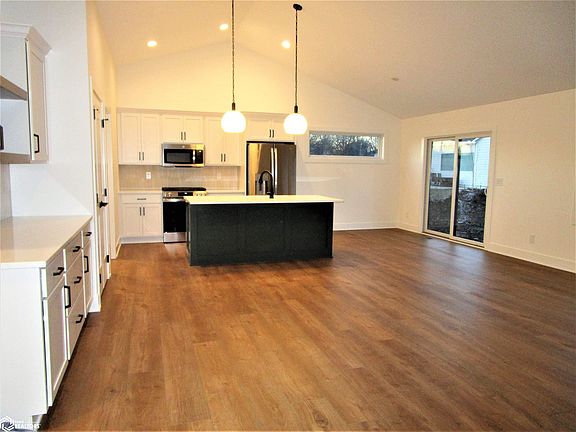 2nd image of 2306 Heritage Way