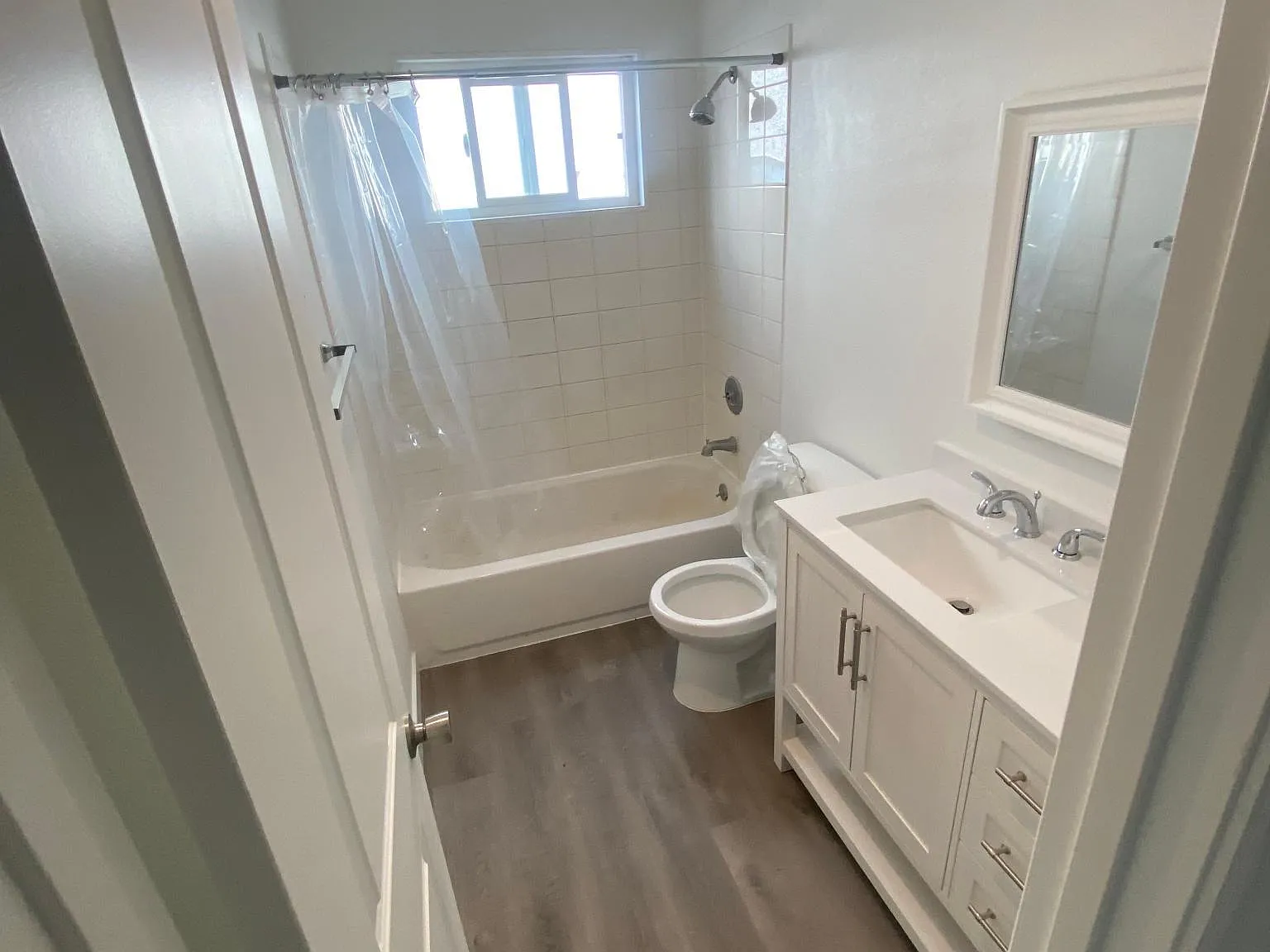 2 bed, 1050 sqft, $2,095 — Photo 2