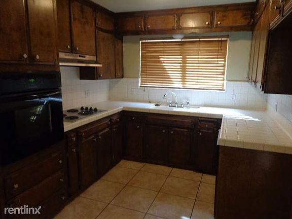 3254 W Rialto move in 10-16-17 005