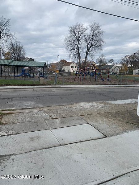 3rd image of 351 Schenectady Street