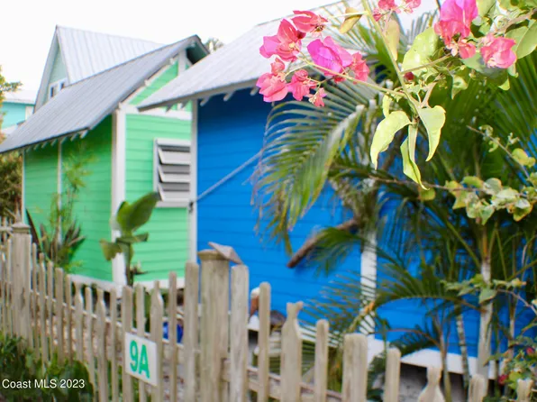 9 Vip Is, Grant, FL 32949