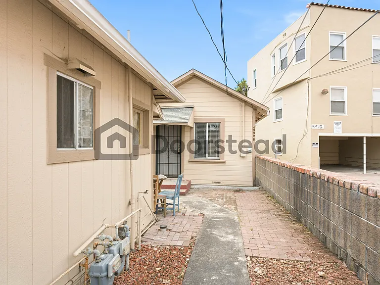 4339 Adeline St #B — Photo 3