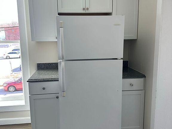 3rd image of 1024 Main St