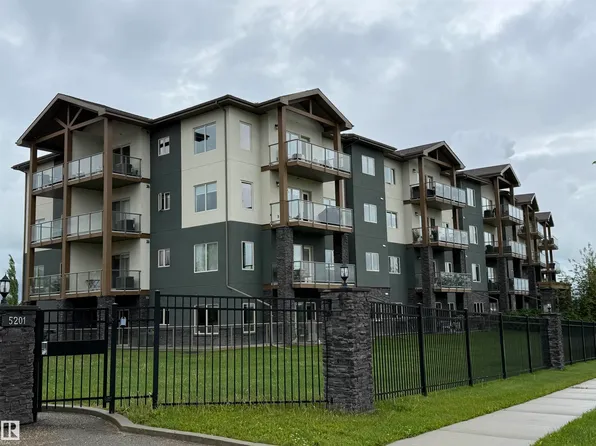 5201 Brougham Dr #202, Drayton Valley, AB T7A 0C8