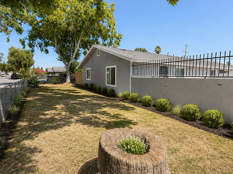 148 E Amador St — Photo 14