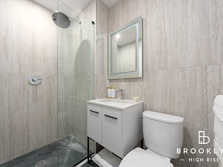 2667 Fulton St #3P — Photo 8