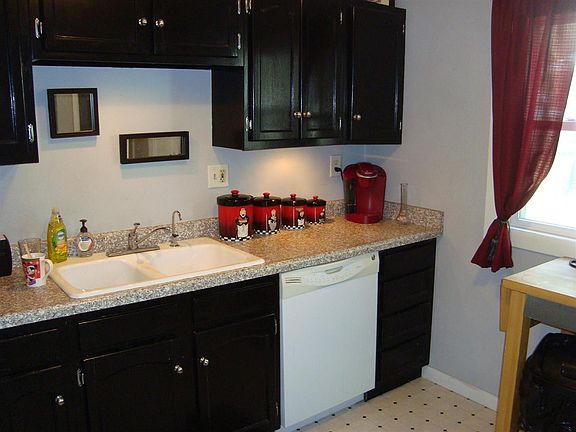 3rd image of 323 N Pine St