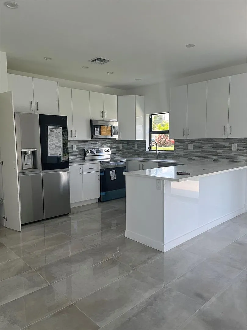 2877 SE 1st Court, Boynton Beach, FL 33435 — Photo 1