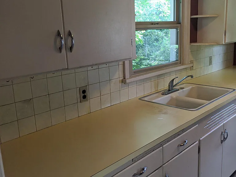 414 S 12th Ave — Photo 29