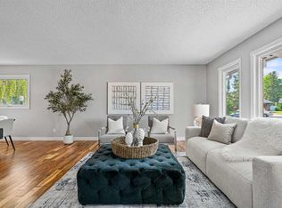 308 N Parkridge Grn SE, Calgary, AB T2J5G2