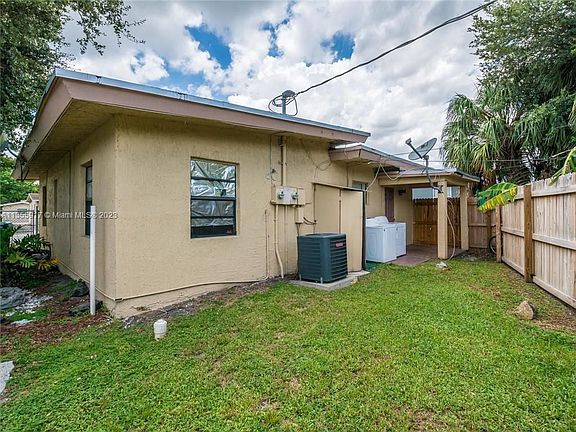 3rd image of 204 NW 28th Ave