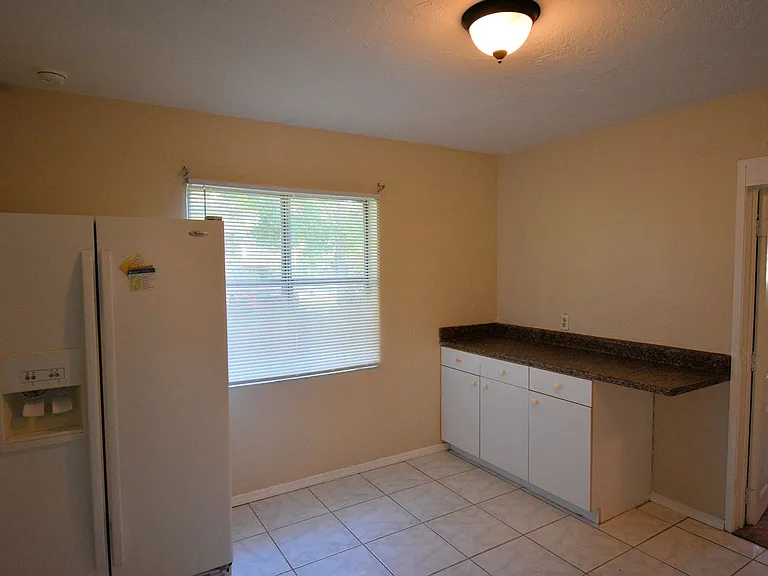 319 Montgomery Ave — Photo 2