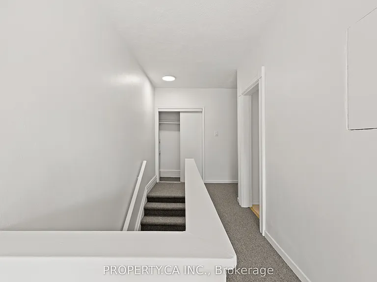 120 Stephenson Ave #UPPER — Photo 5