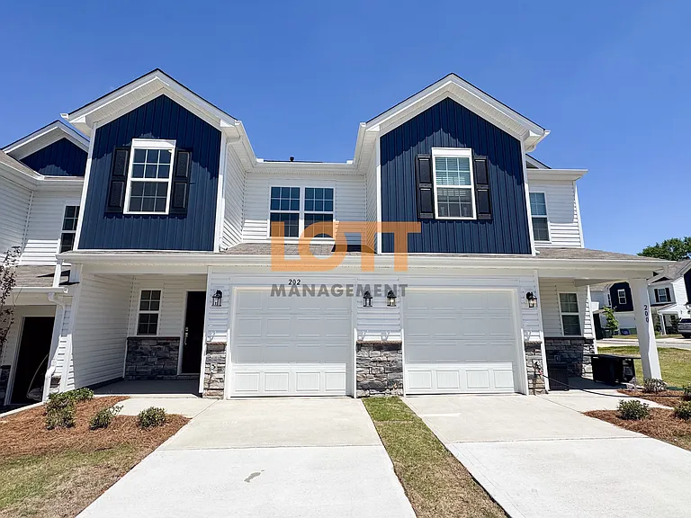 202 Hunthill Rd — Photo 1
