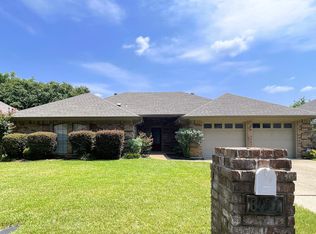 6011 Kenilworth Dr, Arlington, TX 76001