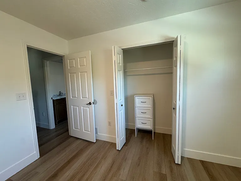 601 Shetland Cir — Photo 42