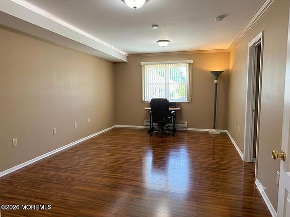 5th image of 237 A Columbine Avenue