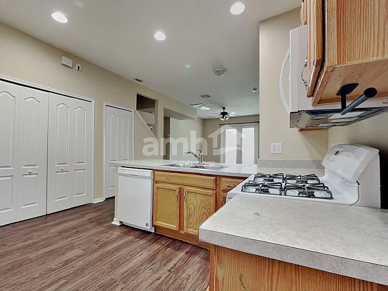 22750 Marsh Wren Dr — Photo 3