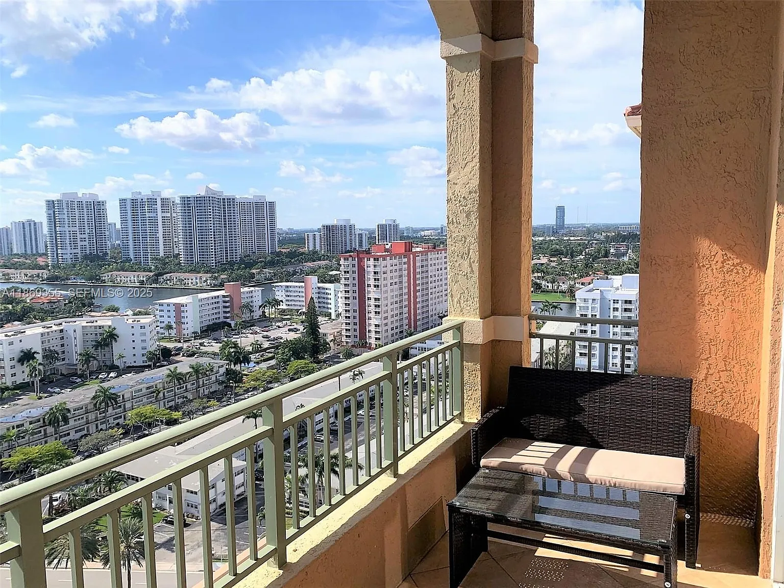 2080 Ocean Drive — Photo 3