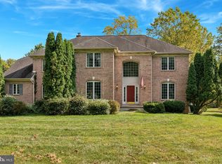 392 Green Acres Ln, West Chester, PA 19380