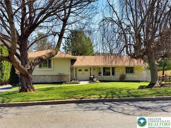 2321 Silo Dr, Easton, PA 18040