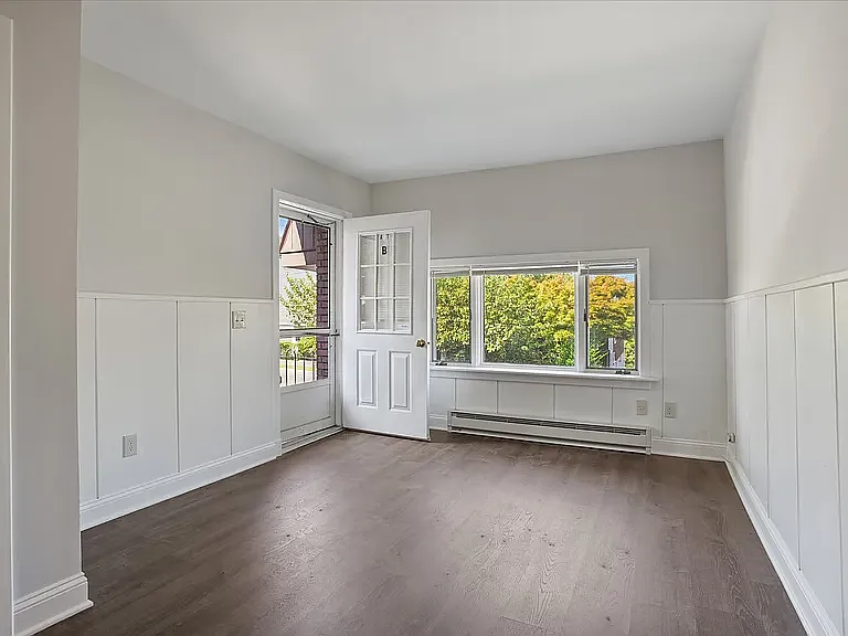 129 N Water St #B — Photo 5