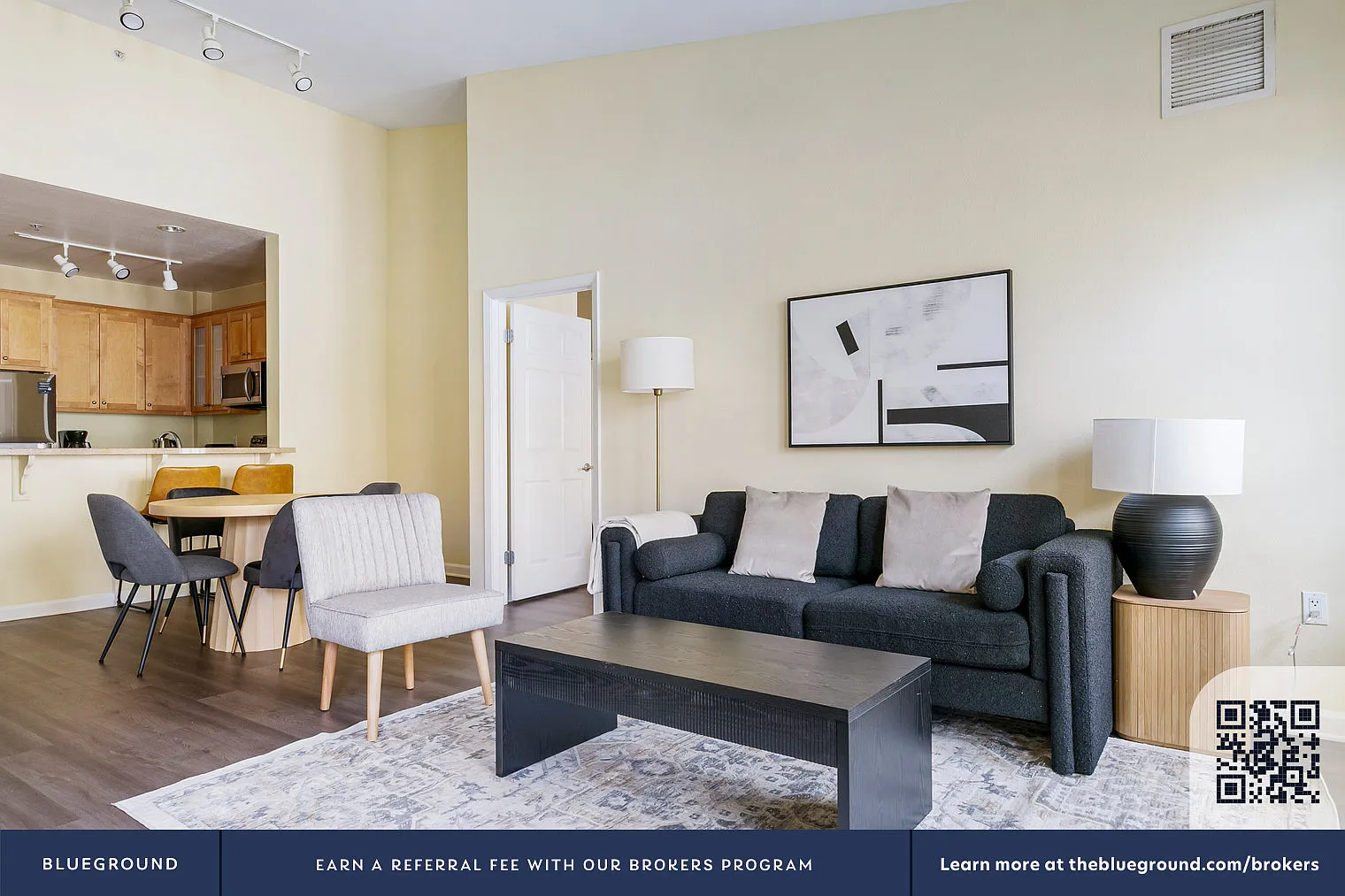 2 bed, 2.0 bath, 1066 sqft, $4,510 — Photo 3