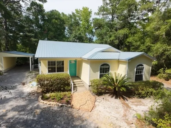 237 Dover Ln, Freeport, FL 32439