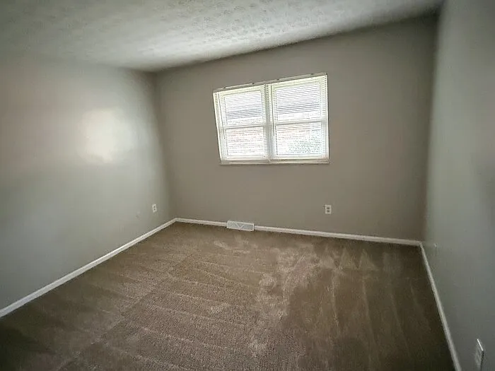1862 Hampstead Dr — Photo 7