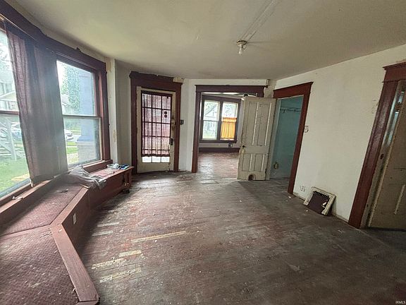 4th image of 934 Home Ave