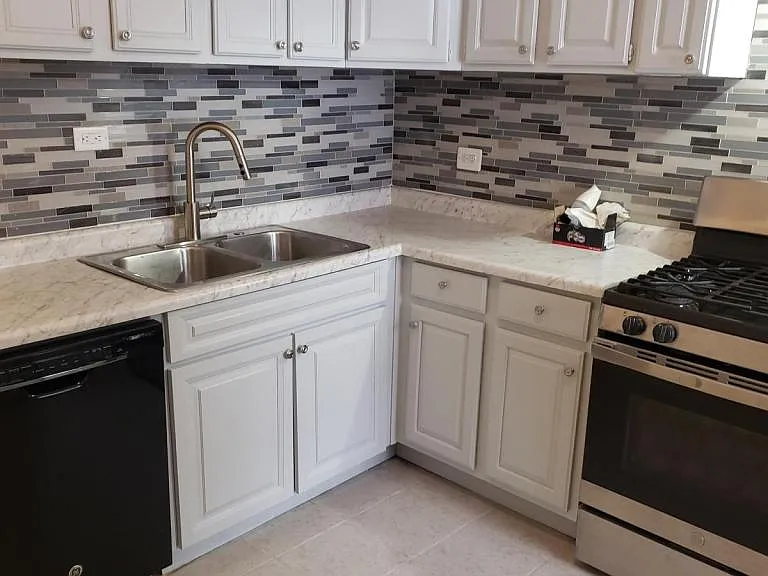 7833 S Burnham Ave — Photo 4