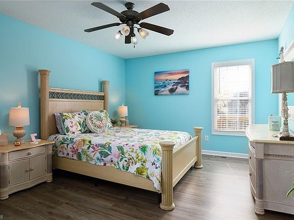 4th image of 11 Stoney Point Ct