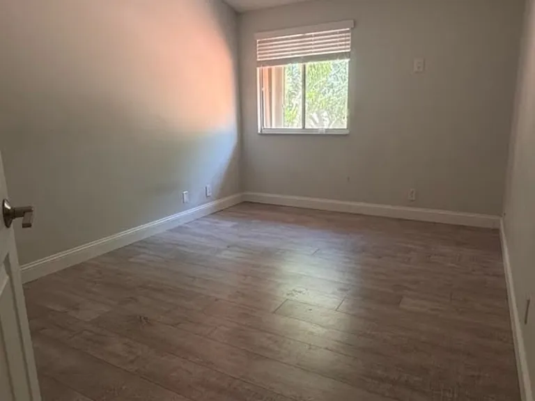 11140 Minneapolis Dr — Photo 14