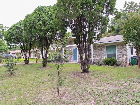 3rd image of 8011 Stillwood Ln